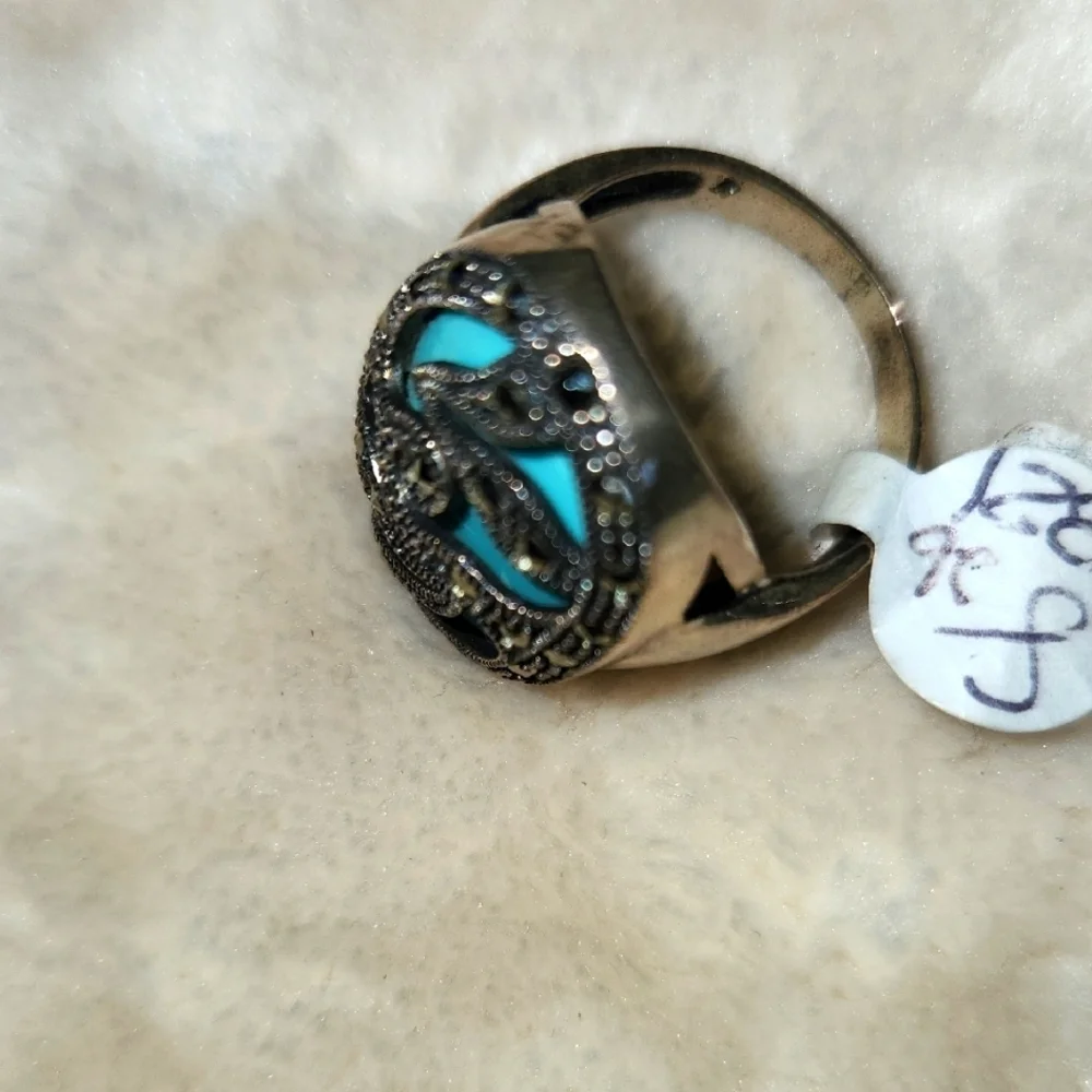 Elegant Turquoise‎ and Silver Swirl Ring